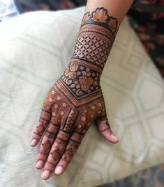 Indian Back Hand Mehndi Designs, Heavy Back Hand Mehndi Designs, Back Hand Indian Mehendi Designs, Back Said Mehndi Design Bridal, Back Side Mehndi Design Simple, Half Hand Henna Design, Mehendi Designs For Half Hands, Bangle Length Mehendi Designs, Heavy Mehndi Designs Back Hand