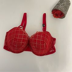 New With Tag Victoria’s Secret Metallic Padded Bra Color: Red With Glittery Metallic Gold Details Available In Size: 36dd Metallic Detail Padded Cup Underwire Support Adjustable Strap Multi-Way Strap P23 2-4 1 Red Corset Top, Body Bra, High Neck Bra, Strappy Bralette, Coverage Bras, Printed Sports Bra, Lace Tshirt, Padded Bra, Victoria Secret Bras