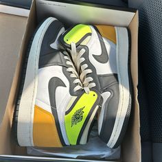 No Star Loss No Defects. With Box Size 6.5y Jordans Women, Air Jordan 1 Retro High Og, Air Jordan 1 Retro, Kids Nike, Jordan 1 Retro High, White Nikes, Jordan 1, Yellow White, Womens Sneakers