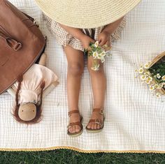 Picnic Photo Shoot, Toddler Photoshoot, Spring Photoshoot, Baby Shoot, Baby Poses, Summer Photoshoot, Foto Baby, Baby Life, Summer Photos