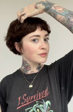 Shaggy Micro Bob, Winona Ryder Pixie Cut, Short Bob With Micro Bangs, Queer Pixie Cut, Microbob Hairstyle, Bixie 90s Haircut With Bangs, Ultra Short Bob, Short Feminine Hair, Short Hairstyle Curly Hair