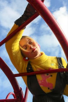 Playground Editorial Fashion, Cool Photoshoot Ideas Outside, Colorful Fashion Editorial