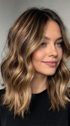 Transform Your Look with Caramel Balayage Long Bob Lob Haircuts with Balayage 👑 Brown With Blonde Highlights Short Hair, Short Bob Brunette, Brown Hair With Highlights Long, Highlights Long Bob, Bob Brunette, Haircuts With Balayage, Wavy Lob Haircut, Blonde Highlights Short Hair, Lob Haircut Layered