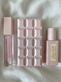 Koleksi Makeup, Koleksi Parfum, Haut Routine, Perfume Scents, Perfume Lover, Pretty Skin, Bath And Body Care, Pink Girly Things, Pink Vibes