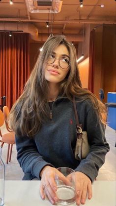 Glasses Outfit, Glasses Inspiration, Instagram Wallpaper, Girls With Glasses, Insta Photo Ideas, Looks Style, Wallpaper Aesthetic, Cute Casual Outfits, Hair Looks