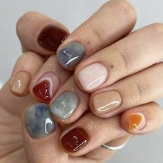 Jelly Nail Trend, Clean Short Nails Look, Earthy Nails Earth Tones, Natural Nail Gel Designs, Spring Natural Nails, Seaglass Nails, Fall Jelly Nails, Hippie Nail Ideas