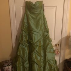 I Have Two New With Tags Celery Green Size 3/4 And 11/12. Great For Prom, Or Wedding. Green Dresses For Women, Rustic Prom Dress, Green 90s Prom Dress, Jewel Tone Prom Dress, Light Green Prom Dress, Thrifting Manifestation, Sage Green Prom Dress, 90s Prom Dress, 90s Prom