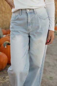 Get ready to chill out in style with our Camber Denim-Ice! These wide leg, relaxed fit jeans feature a high waist for a flattering fit. With convenient front and back pockets, you'll have plenty of room for your essentials. The light wash adds a cool and casual touch. Time to add some chill to your wardrobe! *Wide leg* Material Content: 92% Cotton // 8% Polyester Material Pattern: Light wash Czarina is 5’2” and wearing a small Model Measurements: Czarina: Height: 5’2” // Chest: 32” // Waist: 25” Perfect Denim, Mom Dress, Relaxed Fit Jeans, Knee Length Dresses, Scrunchie Hairstyles, Long Blouse, Sweater Blouse, Ties Mens, Overall Shorts