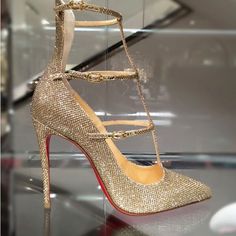 Stunning Gold Glitter Heels Size 39.5 Normal Wear On The Bottom Great Condition Barely Worn Gold Glitter Heels, Christian Louboutin Women, Glitter Heels, Buy Shoes Online, Womens Shoes High Heels, Patent Leather Heels, Fashion Heels, Latest Shoes