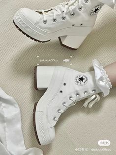 Korean Shoes Aesthetic, Slay Shoes, Chuck 70 De Luxe Heel, Hunting Hounds, Converse Heels, Sepatu Platform, Hightop Shoes, Cute Converse Shoes, Tenis Converse