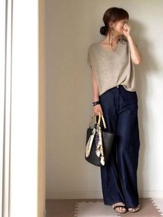 c45008212f7bdf6eab6050c2a564435adesc53661783ri Mode Boho, Looks Style, Mode Inspiration, Japanese Fashion, Look Fashion, Minimalist Fashion, Capsule Wardrobe, Cargo Pants