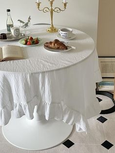 This French-style tablecloth is made from 100% cotton and features a wavy fill.  - Cotton fabric- Wavy frill- White Wine Shop, Kitchen Linens, Plain White, French Style, No Frills, Table Cloth, Home Kitchens, Diy Decor, Cotton Fabric