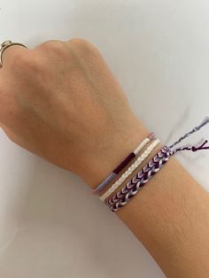 Friendship Bracelet Set Ideas, Friendship Bracelets Embroidery Thread, Bracelets From Thread, Handmade Bracelets Thread, Two Color Bracelet, Purple Friendship Bracelet, Tie Bracelets, Adjustable Friendship Bracelet