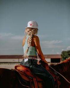 country girl, western style, cowgirl Solid Crop Tank Top, Leah Fish, Country Girl Aesthetic, Cowgirl Photoshoot, Cute Country Couples, Shein Haul