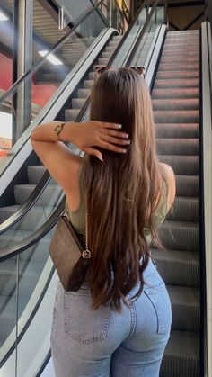 Layered Hair Ideas, Long Hair With Layers, Cuts For Long Hair, Layered Haircuts For Long Hair, Fashion Women Outfits, Layer Hair, Long Layer, Haircuts For Long Hair With Layers, Elegant Outfit Classy