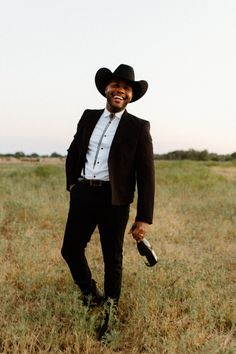 Cowboy groom western texas wedding urban cowboy aesthetic Modern Mens Wedding Attire, Cowboy Boots Wedding Guest Men, Cowboy With Suit, Black Cowboy Fashion, Dressy Western Outfits Men, Black Cowboy Wedding, Cowboy Chic Men, Men’s Cowboy Boots, Urban Cowboy Aesthetic