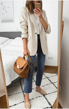 Linen Blazer Outfit Women, Elegant Outfit Casual, Linen Blazer Outfit, Beige Blazer Outfit, Mode Mantel, Beige Outfit, Blazer Outfit