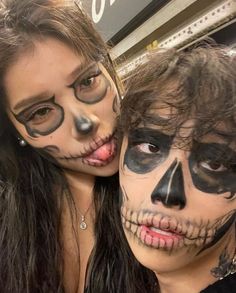 Y2k Cybercore, Beach Memories, Cute Halloween Makeup, Skeleton Makeup, Halloween Makeup Pretty, Couples Halloween Outfits, Cute Couple Halloween Costumes, Pretty Halloween, Trendy Halloween Costumes