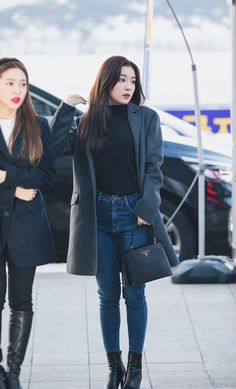 Airport Outfit Korean, Kpop Airport Fashion, Airport Fashion Kpop, Korean Airport Fashion, You Are My Moon, Casual Attire For Women, Goth Outfit, Outfit Korean, Fashion Idol