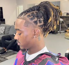 Full Head Dreads Men, Lox Styles, Tapered Hairstyles, Male Wigs, Temp Fade, Dread Ideas, Boys Hairstyle, Dyed Dreads