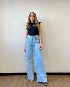 Wide Leg Outfit Jeans, High Rise Wide Leg Jeans Outfit, Outfits With Wide Leg Jeans, Jeans Outfit Fall Casual, Jeans For Big Thighs, Wide Leg Jean Outfits, Wide Jeans Outfit