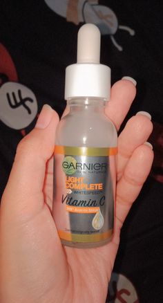 Garnier Vitamin C Serum, Oily Sensitive Skin, Vitamin C Face Serum, Serious Skin Care, Makanan Diet, Pretty Skin Care, Affordable Skin Care, Pretty Skin, Bright Skin