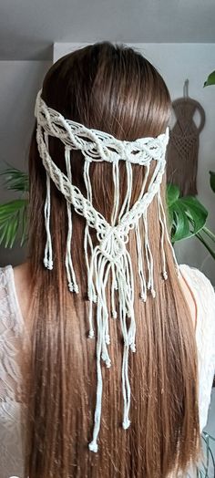 A unique boho and hippie style veil is the perfect addition to a boho style wedding.  I am convinced that it suits a bride in a country style, minimalist wedding in a barn. I dream that the woman who makes it will have a unique and special wedding on the beach, in a garden or another unusual place, and thanks to a handmade macrame veil she will feel wonderful.  Such a headband is also a lovely hen party gift for the future bride. You can give it to a friend, sister, daughter or your future daugh