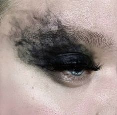 Eyeshadow Close Up, Editorial Make-up, Fantasy Make-up, Shoot Makeup, Make Up Designs, Eyes Ideas, Kunst Tattoos, 80s Punk