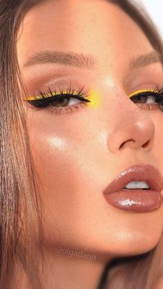 Yellow Eye Makeup, Festival Make Up, Drag Make-up, Yellow Makeup, Hydrating Foundation, Yellow Eyeshadow, Kajal Eyeliner, Cute Eye Makeup