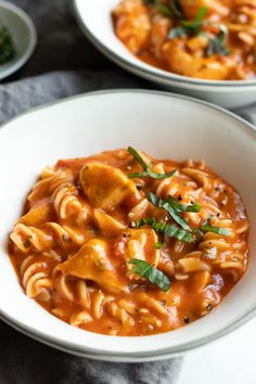 Low Fodmap Chicken Recipes, Pasta Protein, Fodmap Chicken Recipes, Comfort Food Dinners, Sticky Ribs