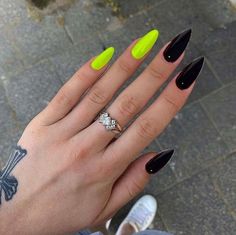 Gel Nails Ideas Short Goth, Green Neon Nails Ideas, Opposite Color Nails On Each Hand, Nails Edgy Grunge, Acrylic Nail Designs Bright, Black Nails With Colorful Design, Different Colour Nails On Each Hand, Black And Neon Yellow Nails, Rock Festival Nails