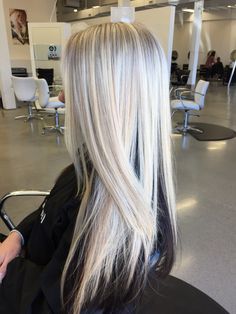 Ice blonde. Xostylistxo Baby Blonde Hair, Blond Hairstyle, Gray Highlights, Ice Hair, Ice Blonde Hair, Beige Blond, Long Haircut, Balayage Bob, Ice Blonde