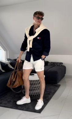 White Shorts Outfit, Outfit Informal, Terno Slim, Black Men Fashion Urban, Mens Smart Casual Outfits, Smart Casual Menswear, Mens Business Casual Outfits, Nba Outfit, Black Men Fashion Casual