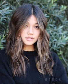 Winter Highlights, Thick Hair Remedies, Hair Gloss, January Nails, Brown Hair Balayage, Winter Hair Color, Hair Remedies, Hair Blonde, Asian Hair