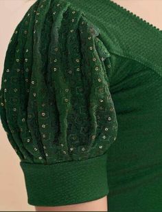 Blouse Design For Women Saree, Fancy Blouse Sleeves Designs, Blouses Hand Designs, Green Blouse Designs Latest, Saree Blouse Sleeve Designs Latest, Hand Patterns For Blouse, Pavada Blouse Designs, New Sleeves Designs For Blouse