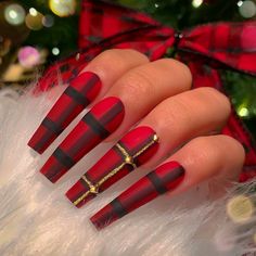 Red Black Plaid Nails, Long Red And Black Acrylic Nails Design, Red Plaid Nail Designs, Red Plaid Nails, Plaid Christmas Nails, Valentino Gel Polish, Christmas Plaid Nails, Nails Gray, Plaid Nail Designs