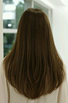 Back view Round Haircut, V Shaped Haircut, Women Haircuts Long, Short Hairstyle