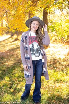 Be a punchy babe in this western cardigan! It's here for the baddie yet cozy vibes! A total classic midwest staple. Casual Fall Outerwear For Rodeo, Western Cardigan, Cozy Vibes, Western Fashion