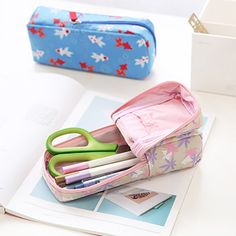 The magic magnet🧲 on the pencil pouch cover makes it able to stand up like a pencil pot for you to get your favorite pens easily. Features It can be used as a pencil case, pencil stand, or pencil tray.📥 Magnetic cover to keep the cover open when it stands. Easily stand up like a pencil pot when it is opened. Can store up to 20 pens.🖊�🖋✏ Specifications Brand: KOKUYO Country of Origin: Japan Model: Mag CRITZ Size: L190 x W75 x H48 mm Material: Nylon Weight: 60g Package Includes 1 x KOKUYO Mag C Aesthetic Pencil Cases, Pencil Stand, Pens And Markers, Pot Making, Paper Folder, Mini Desk, Japan Model, Pencil Eraser, Stationery Organization