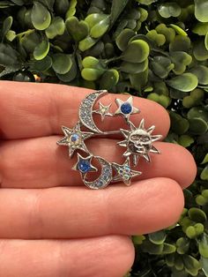 This listing is for a Beautiful pin.  See my other listings for more jewelry.  I will combine shipping. Star Celestial, Jewelry Brooch, Sun Moon Stars, Moon Star, Sun Moon, Stars And Moon, Brooch Pin, Brooches, Vintage Jewelry