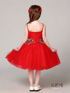 Only $75.99, Flower Girl Dresses Red Short Ballroom Flower Girl Dress with Colorful Embroidery Floral #EFV21 at GemGrace. View more special Flower Girl Dresses now? #GemGrace To buy delicate gowns at affordable prices. Over 399 new styles added, shop now to get $5 off! All free shipping! Red Sleeveless Dress With Floral Applique, Princess Style Sleeveless Dresses With Floral Embroidery, Dresses Red Short, Red Flower Girl Dresses, Delicate Gown, Colorful Embroidery, Special Flowers, Embroidery Floral, Dresses Red