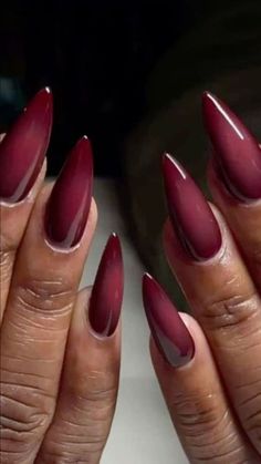 Red Nail Varnish, Maquillage Yeux Cut Crease, Kutek Disney, Wine Nails, Nagel Tips, Casual Nails, Red Nail Polish, Burgundy Nails, Almond Acrylic Nails