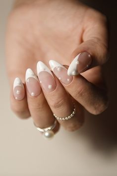 Non Traditional Bridal Nails, Pearl Detail Nails, Bridal Press On Nails, Cardboard Art Easy, Bridal Nails With Pearls, White Tip Almond Nails, Almond Nails With Pearls, Wedding Nails For Bride Almond Shape