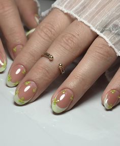 Short Nail Inspo Green, Short Nail Designs Green, Green Nails Short, Picasso Nails, Hello Nails, Hard Nails, Gelish Nails