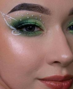 Butterfly Makeup, Cute Eye Makeup, Graphic Makeup, Rave Makeup, Ethereal Makeup, Green Makeup, Eye Makeup Designs, Dope Makeup, Fairy Makeup