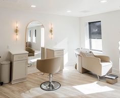 North Carolina Salon and Education Studio Small Home Beauty Salon Ideas, Small Home Salon Ideas Layout, One Person Hair Salon Ideas, In House Salon Ideas Small Spaces, Salon Interior Design Neutral, Small House Salon Ideas, Hair Clinic Design, Small Hairdresser Salon, Private Salon Room