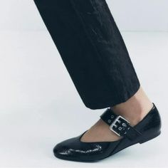 Flat Mary Janes. Wide Strap With Buckle. V-Neck. Sole Height: 0.4 Inches (1 Cm) Black Zara Mary Jane Shoes, Black Party Flats With Buckle Closure, Chic Black Flats With Buckle Closure, Black Ankle Strap Flats For Work, Flat Mary Janes, Marry Jane, Mary Jane Flats, Jane Shoes, Zara Shoes