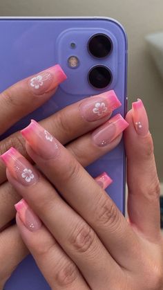 Stitch Nail Art Simple, Nails Inspiration Hawaii, Tropical Nail Ideas Hawaii, Nails Holiday Summer Beach, Y2k Beach Nails, Pink Blue And White Nails, Tropical Nail Designs Short, Beachy Nails Short, Short Holiday Nails Summer