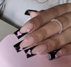 Nails Inspiration Nail Art, Valentine French Tip, Bday Nails Ideas Coffin, February Nails Ideas Valentines Day Red, Acyrilics Nails Ideas, Early 2000s Nail Designs, Latina Acrylic Nails Short, Love Nails Design, Trendy Square Nails