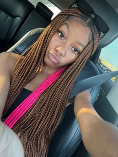 Small Peekaboo Box Braids, Peekaboo Braids Ginger, Brown And Red Peekaboo Braids, Box Braid Colors Ideas Black Women, Box Braids Peekaboo Color With Curls, Brown Braids With Pink In The Back, Peekaboo Brown Braids